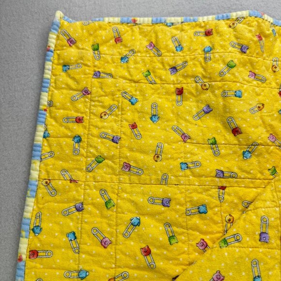 Vintage Handmade Baby Blanket Patchwork Quilt Nursery Rhymes Safety Pin Fabric - Picture 8 of 9